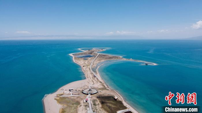 圖為青海湖。 李江寧 攝 圖為青海湖。 李江寧 攝