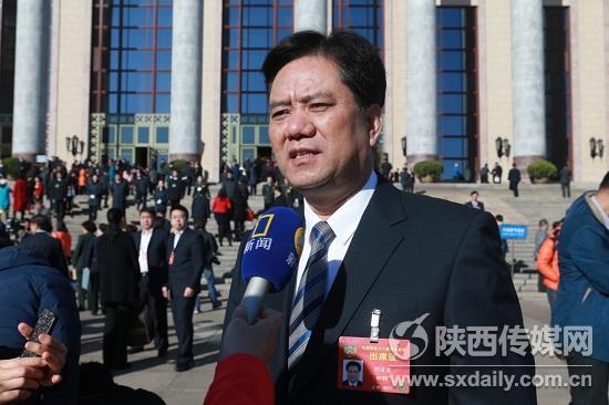 全國政協(xié)十二屆五次會議閉幕 住陜委員話協(xié)商民主談回陜履職