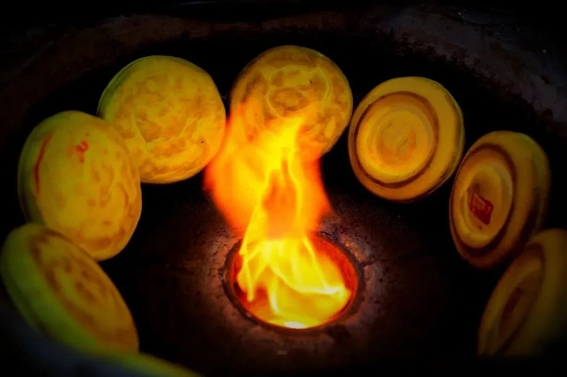 即將出爐的榆林美食干爐。榆林市文旅局供圖
