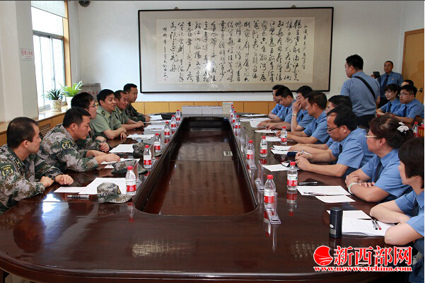 (7??1日網(wǎng)??????院??法進(jìn)軍營.JPG