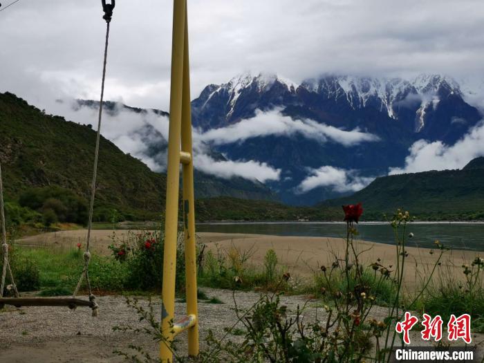 圖為雅魯藏布大峽谷旅游景區(qū)開展的游客體驗項目?!垈?攝 圖為雅魯藏布大峽谷旅游景區(qū)開展的游客體驗項目?!垈?攝