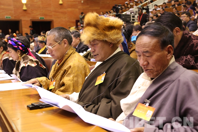 西藏第十屆人民代表大會(huì)五次會(huì)議開(kāi)幕 西藏第十屆人民代表大會(huì)五次會(huì)議開(kāi)幕