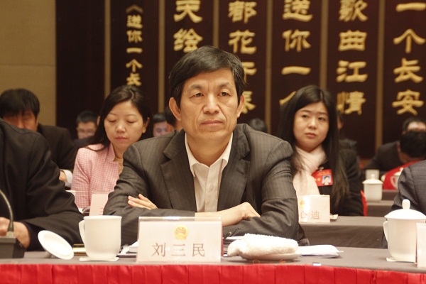 省人大代表??臨潼區(qū)長劉三民在省兩會上參加西安代表團(tuán)全體會??JPG