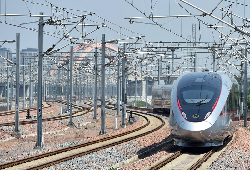 2022年6月20日,濟(jì)鄭高鐵鄭州首發(fā)G9206次列車(chē)駛出鄭州東站。