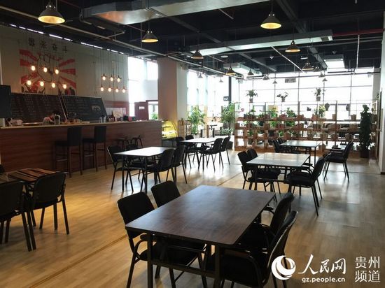 新三線開放式辦公區(qū)